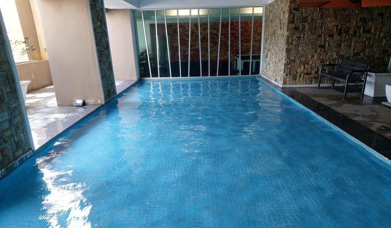 The Viana Apartment IV コタバル エクステリア 写真